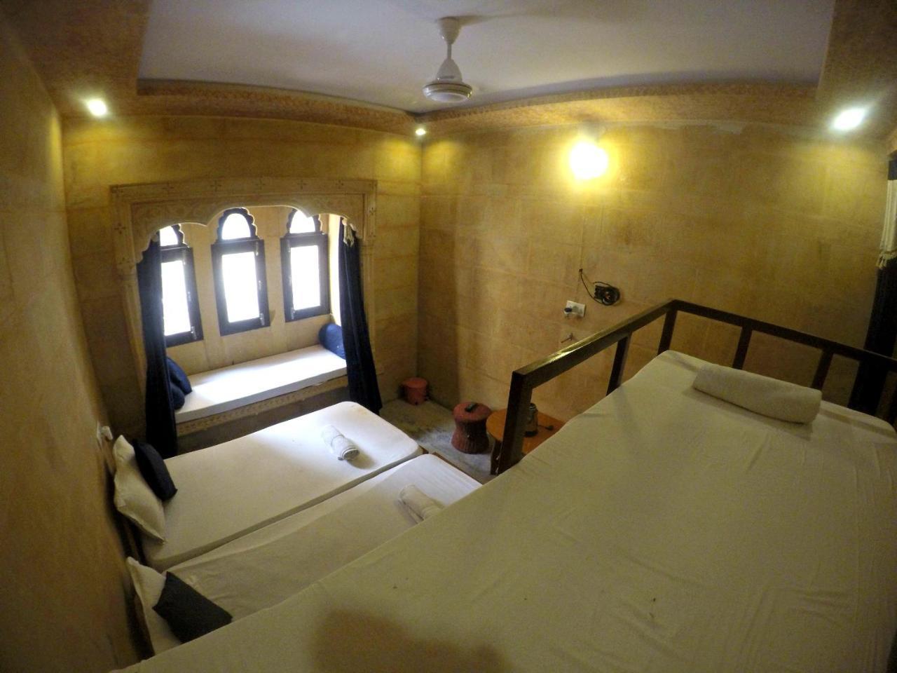 Hotel Kavi Palace Джайсалмер Экстерьер фото